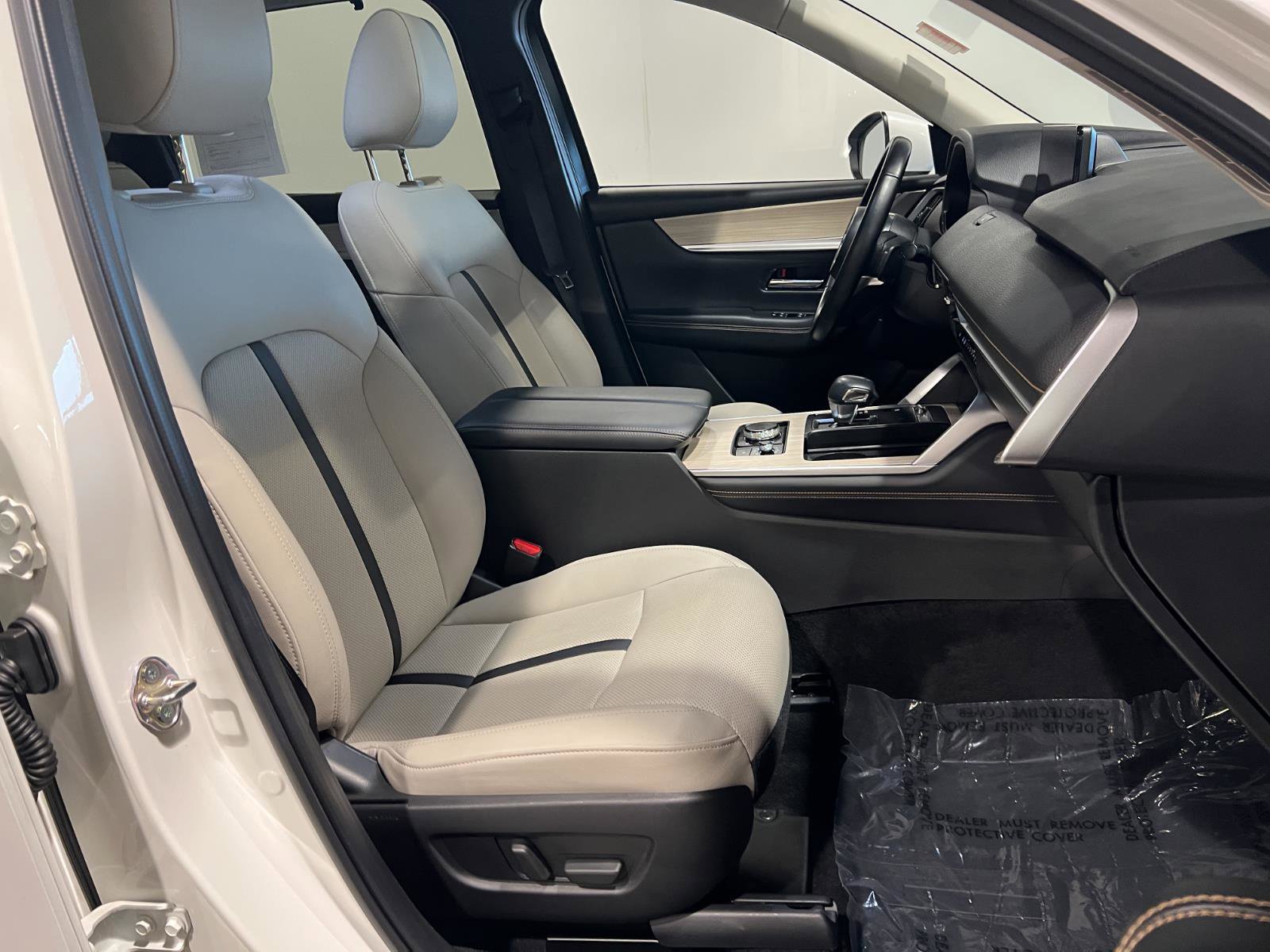 Used 2025 MAZDA CX-90 Plug-In Hybrid w/ Preferred image 40