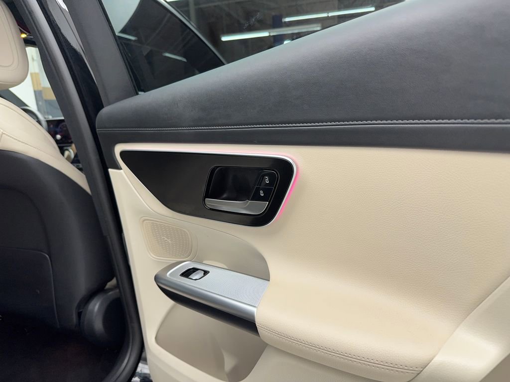 Used 2024 Mercedes-Benz GLC 300 4MATIC image 45