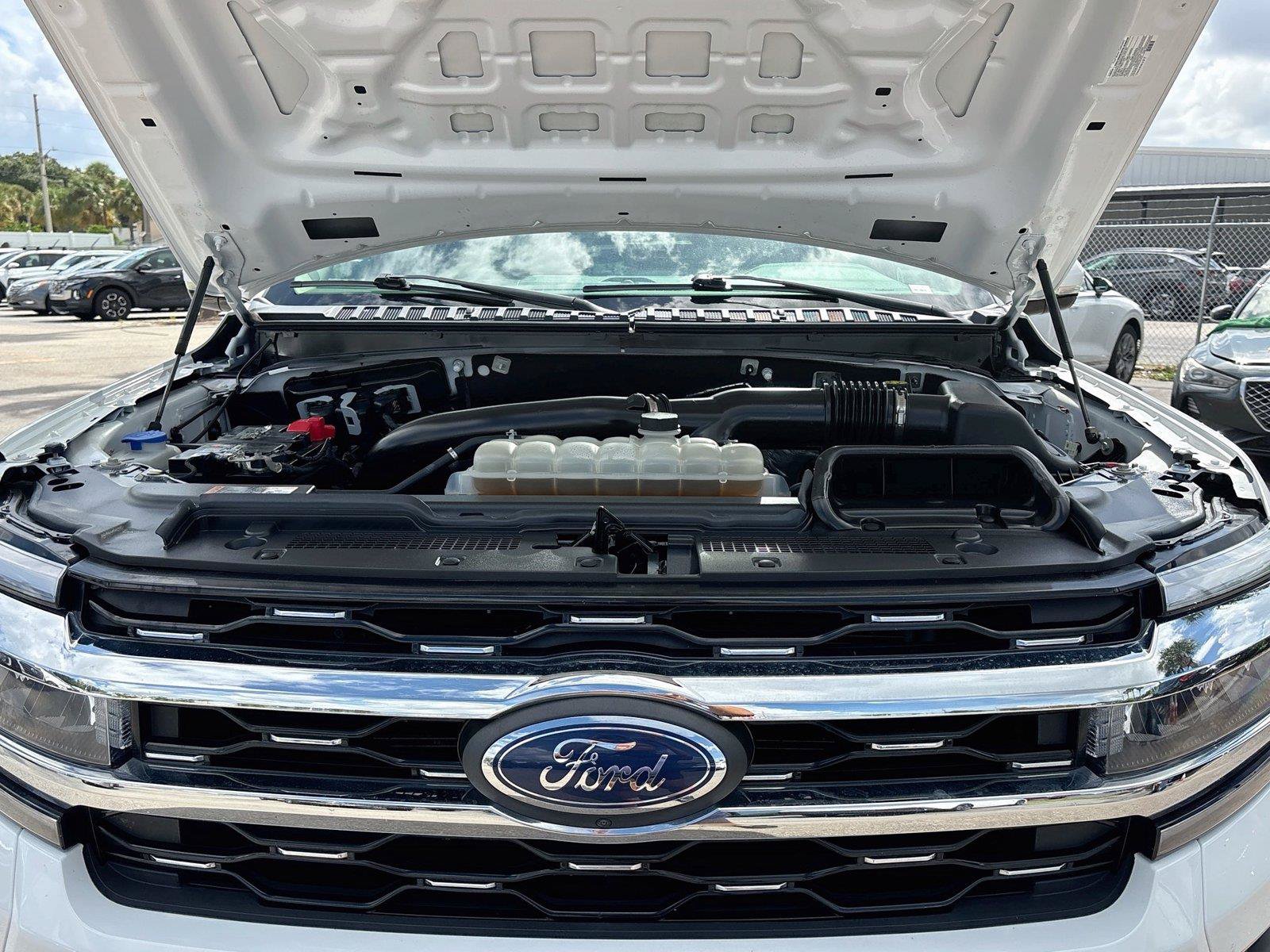 Used 2024 Ford Expedition Max Limited AWD/4WD image 33