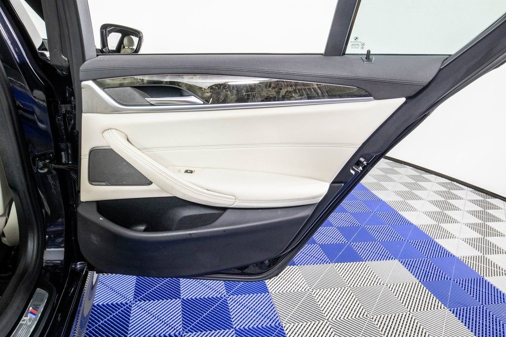 Used 2020 BMW 540i xDrive w/ M Sport Package image 16