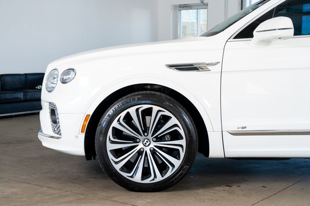 Used 2021 Bentley Bentayga image 9