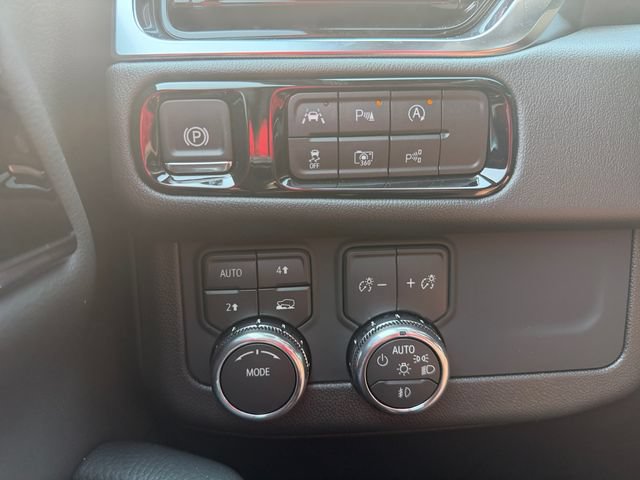 Used 2026 GMC Yukon XL Denali w/ Sun & Power Step Package AWD/4WD image 20