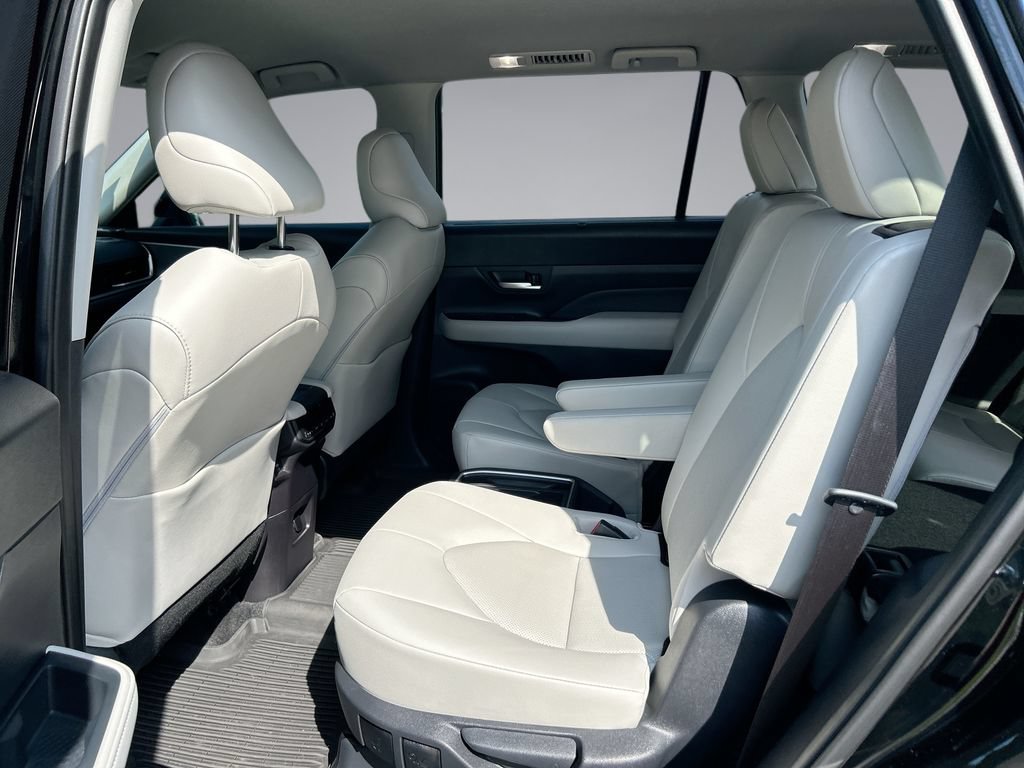 Certified 2026 Toyota Grand Highlander FWD image 30