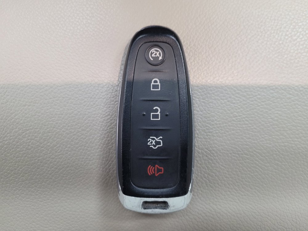 Used 2015 Ford Escape Titanium w/ Equipment Group 301A FWD image 32