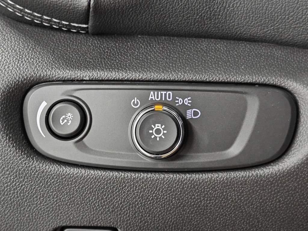 Used 2026 Chevrolet Blazer LT FWD image 31