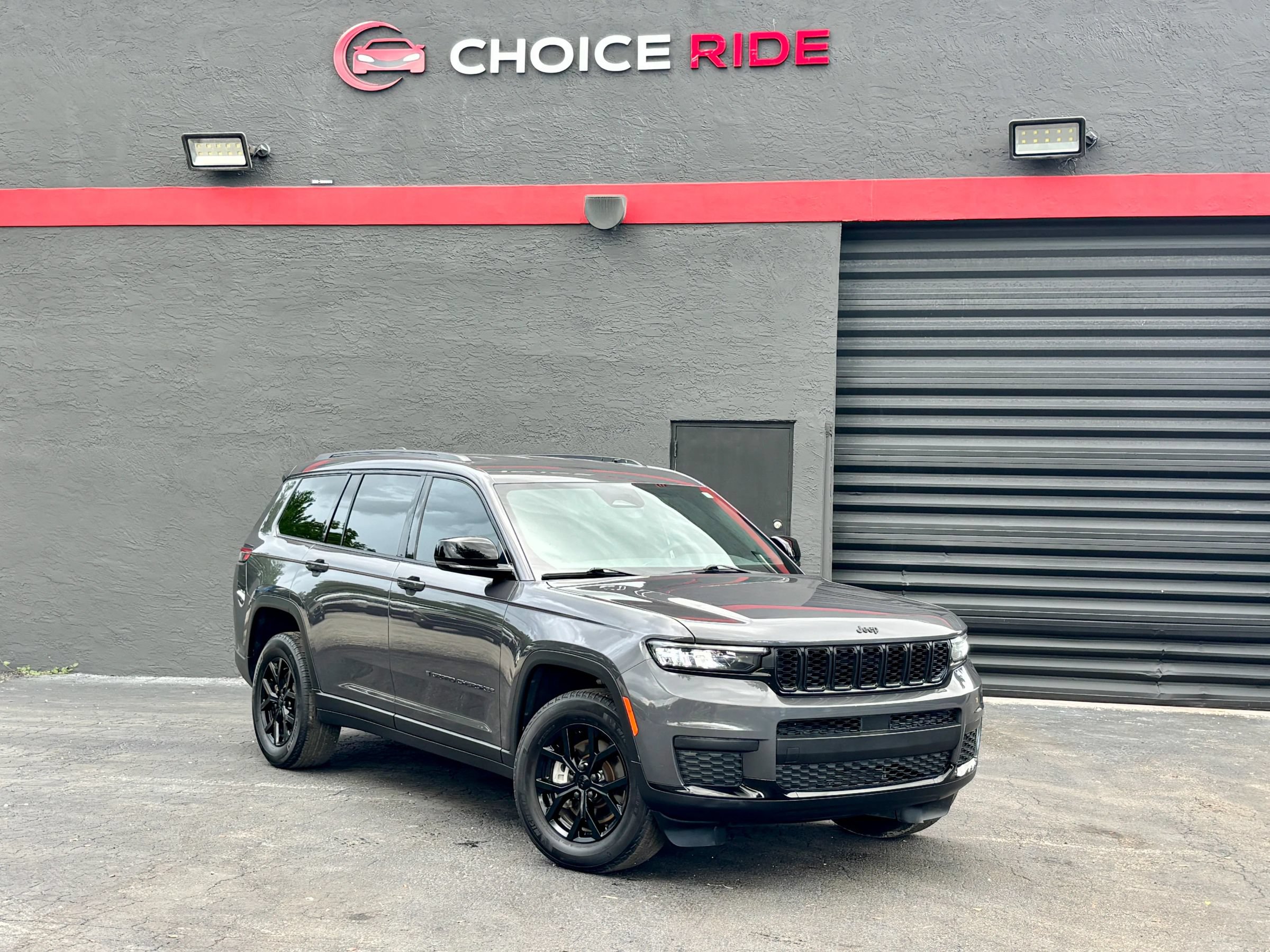 Used 2025 Jeep Grand Cherokee L Laredo