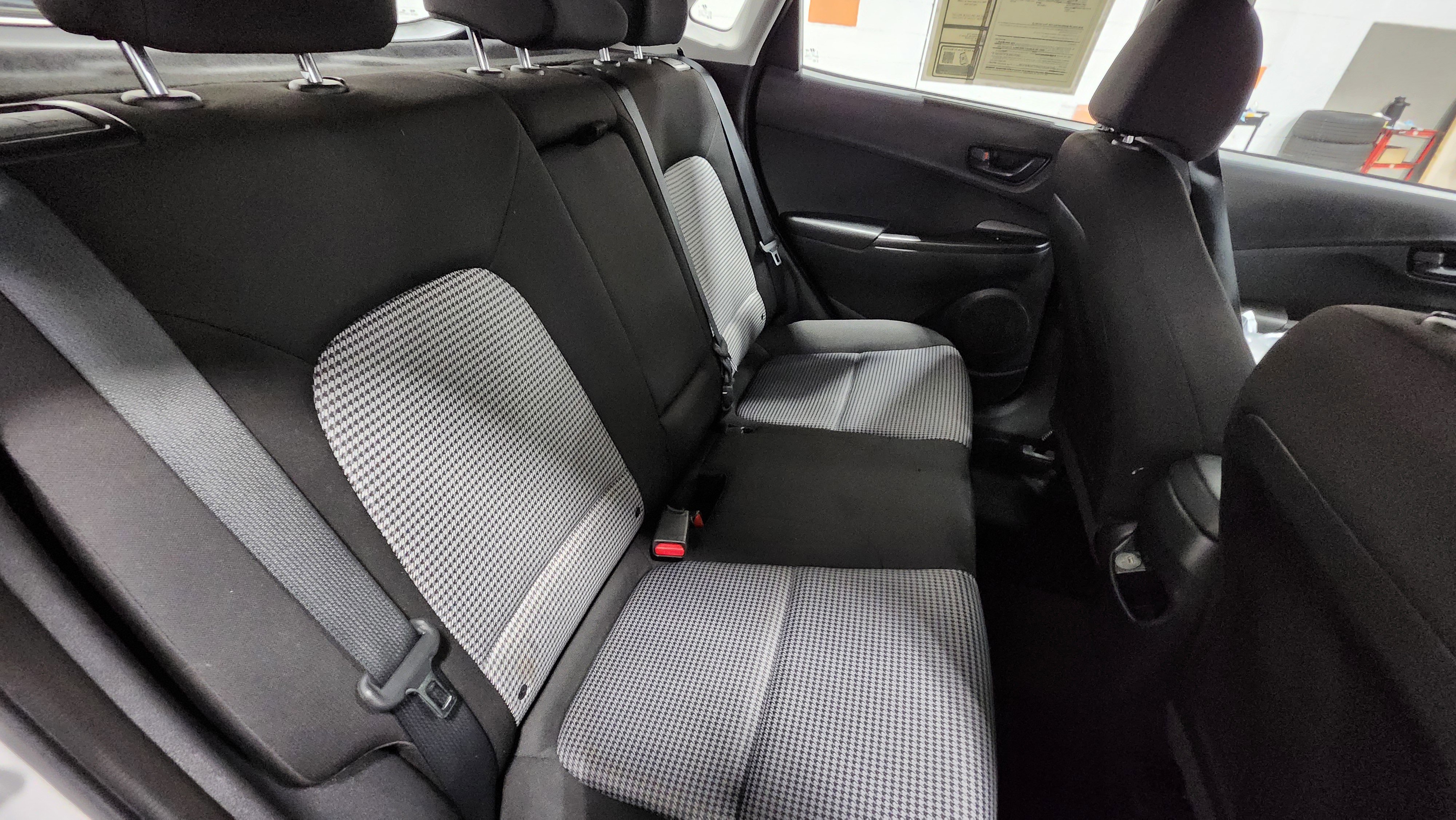 Used 2023 Hyundai Kona SE image 19