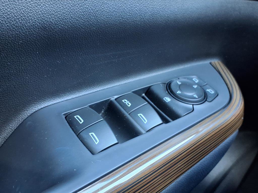 Used 2021 GMC Acadia SLE w/ Driver Convenience Package image 24