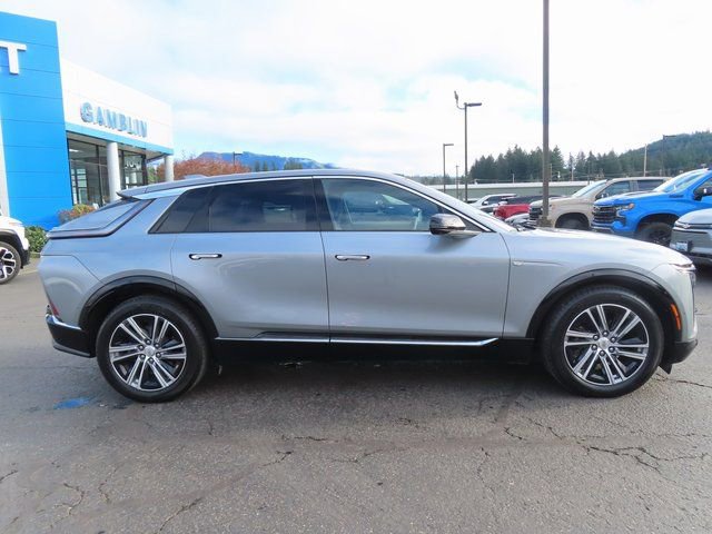 Used 2024 Cadillac Lyriq Luxury image 9