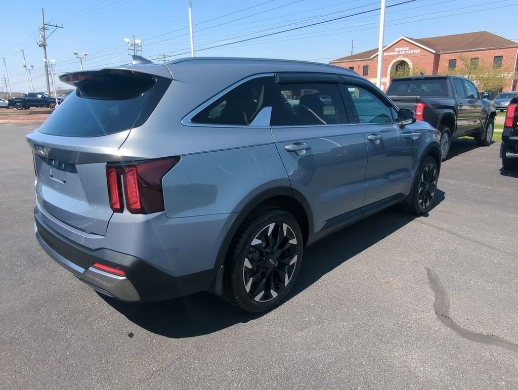 Used 2025 Kia Sorento EX w/ Panoramic Sunroof Package FWD image 8