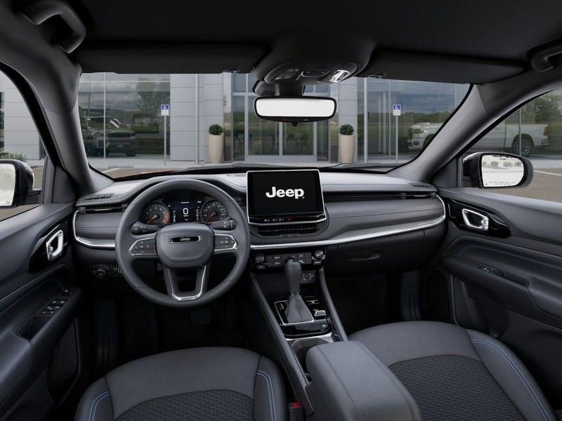 New 2026 Jeep Compass Latitude image 14