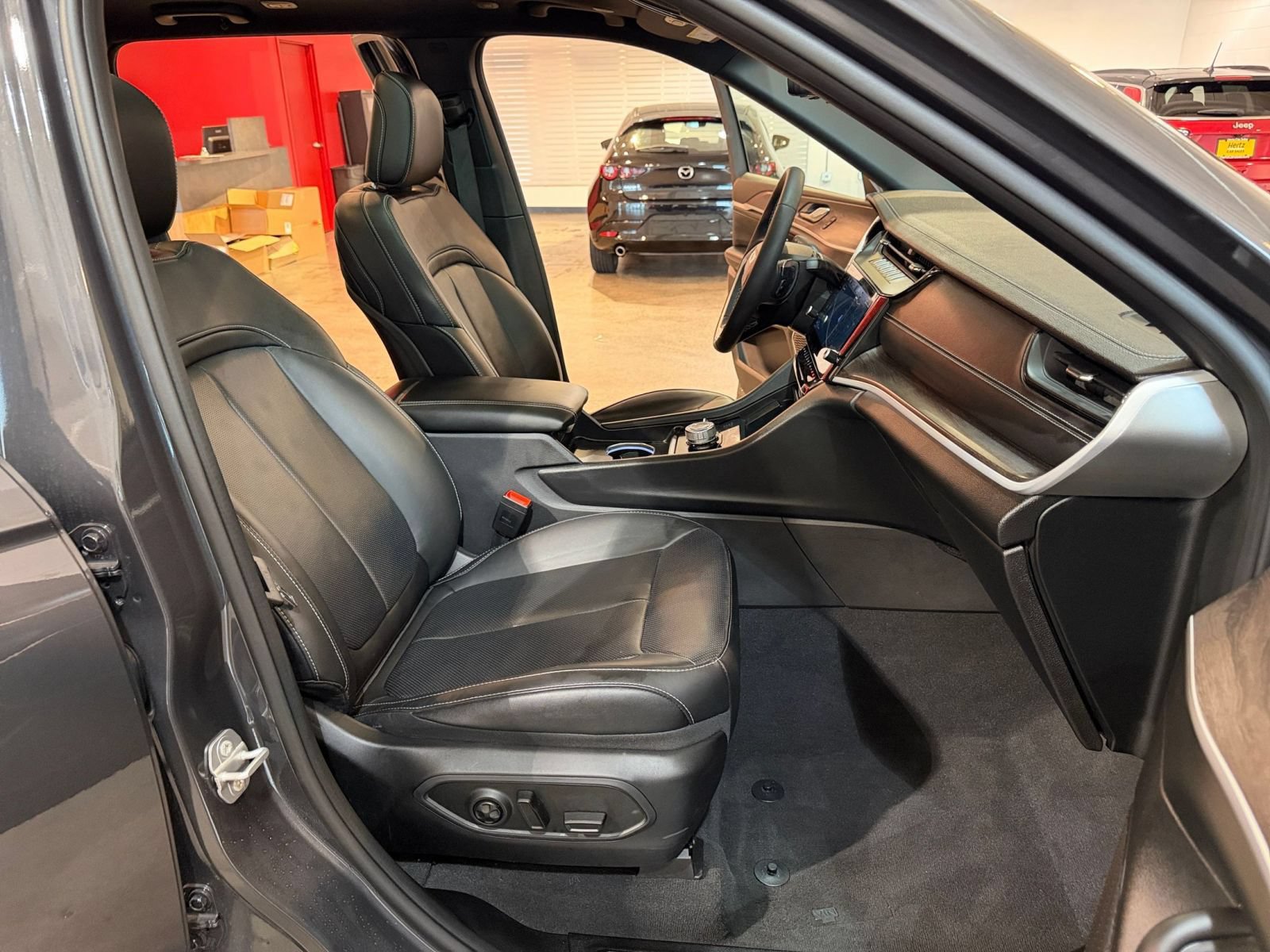 Used 2026 Jeep Grand Cherokee Limited AWD/4WD image 38