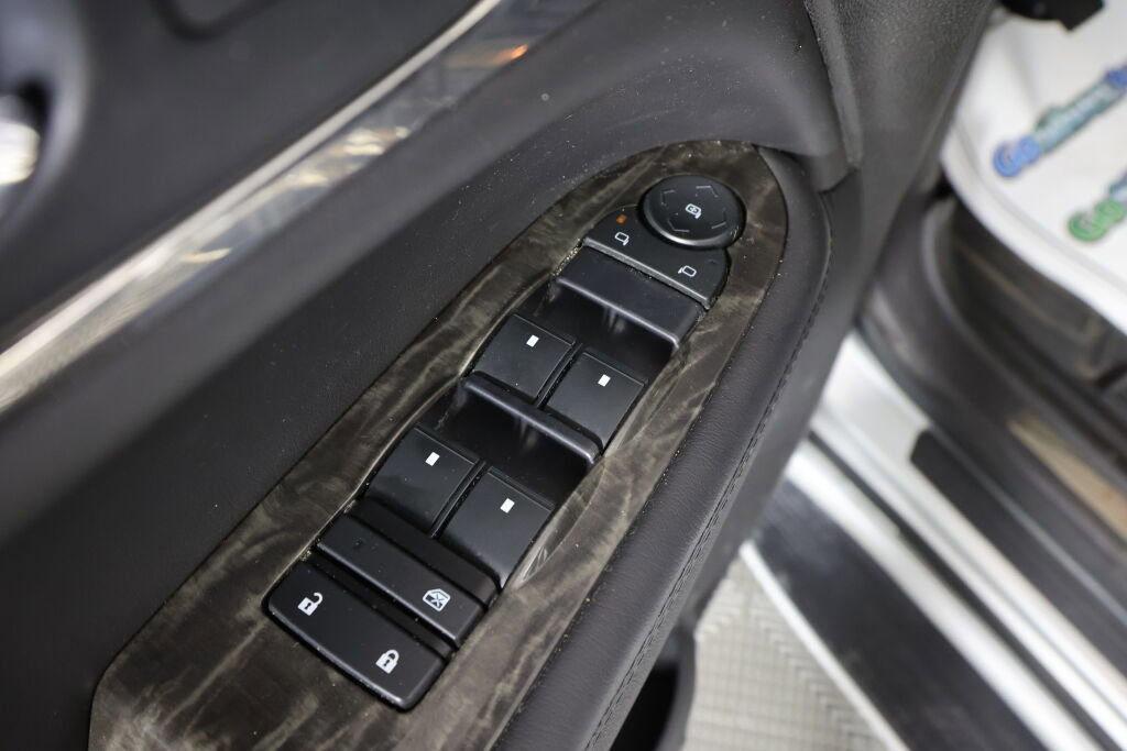 Used 2014 Buick Enclave Leather AWD/4WD image 31