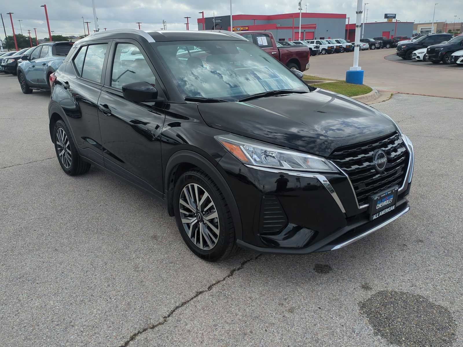 Used 2024 Nissan Kicks SV FWD image 2