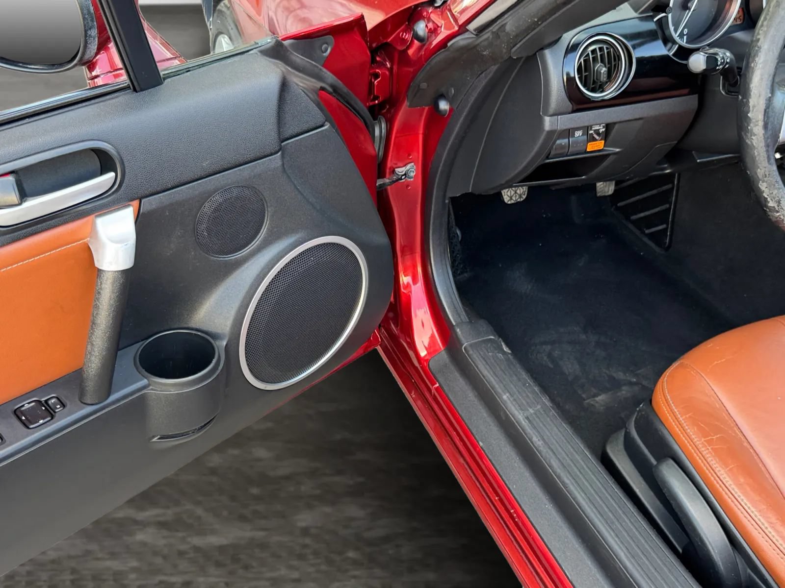 Used 2008 MAZDA MX-5 Miata Grand Touring w/ Premium Pkg RWD image 11