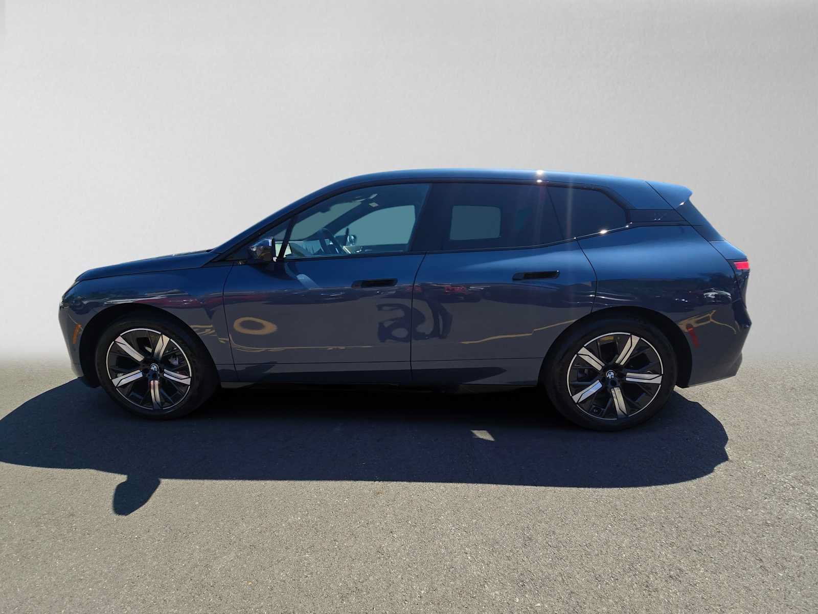 Used 2026 BMW iX xDrive45 AWD/4WD image 6