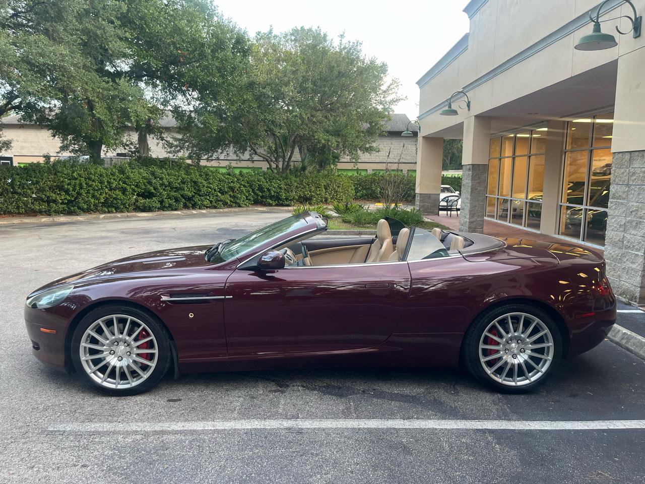 Used 2007 Aston Martin DB9 Volante RWD image 10