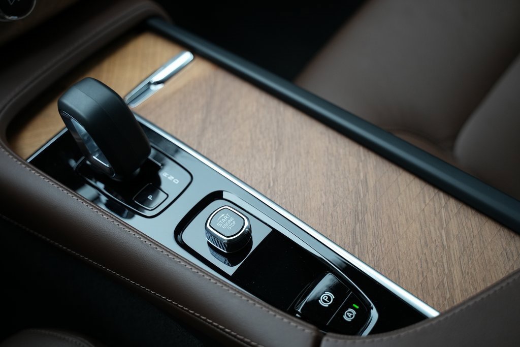 Used 2024 Volvo XC90 B6 Plus w/ Protection Package image 35