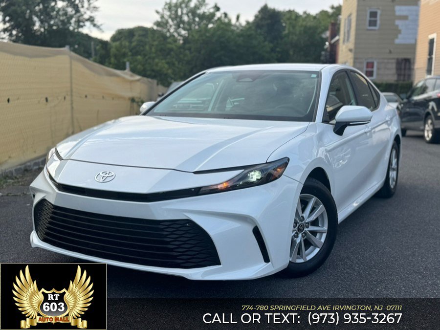 Used 2025 Toyota Camry LE FWD image 1