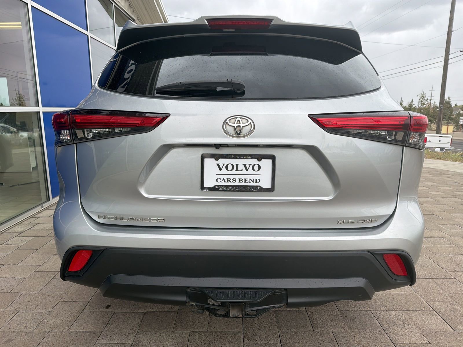Used 2022 Toyota Highlander XLE AWD/4WD image 6