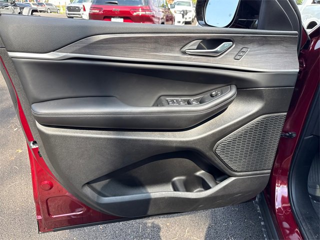 New 2025 Jeep Grand Cherokee L Limited w/ Trailer Tow Package image 12