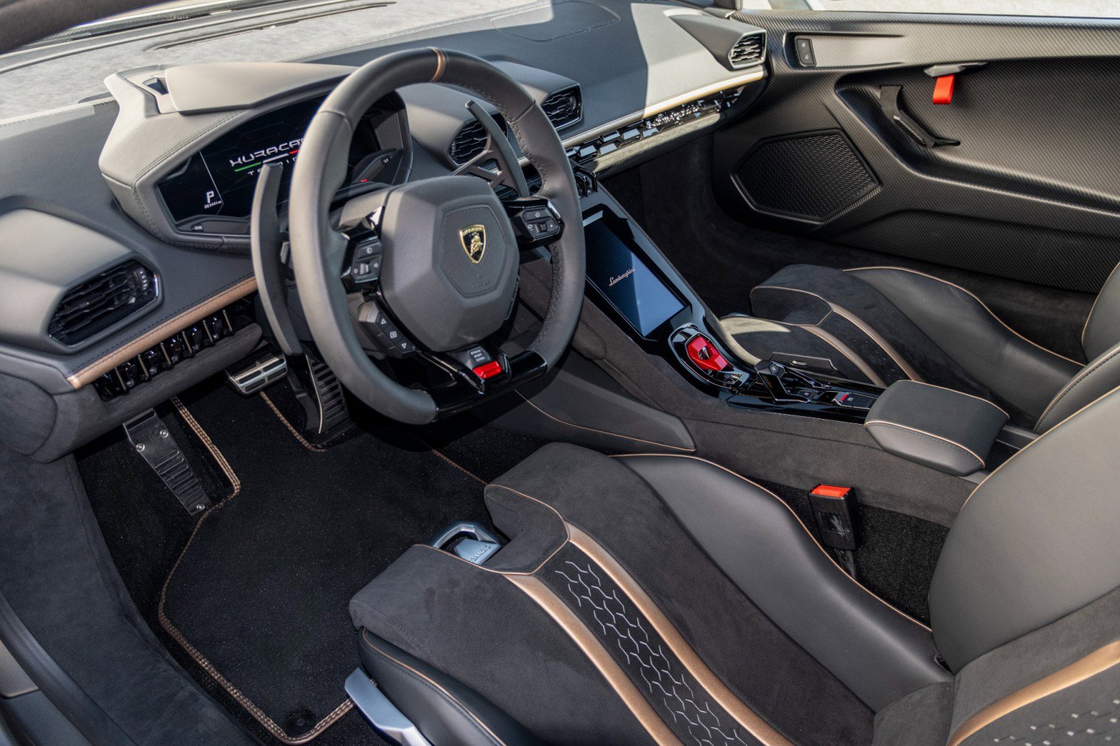 Used 2023 Lamborghini Huracan Tecnica image 9
