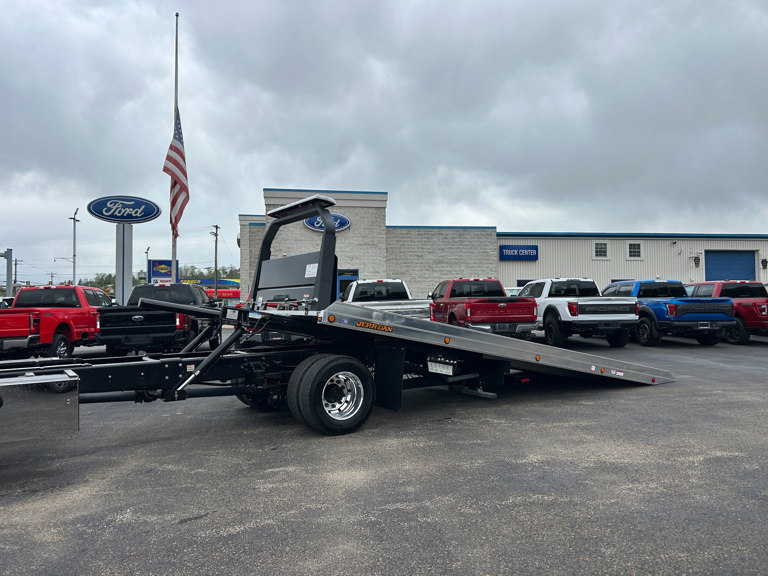 New 2025 Ford F650 2WD SuperCab Super Duty image 32