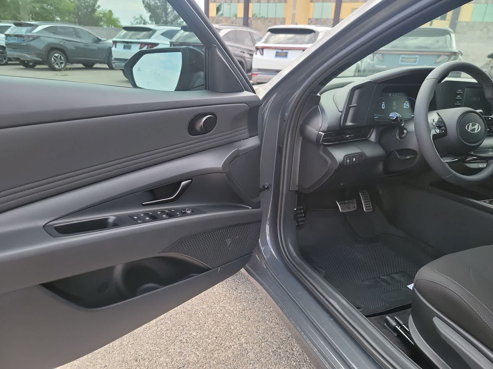 Certified 2025 Hyundai Elantra Sport FWD image 10