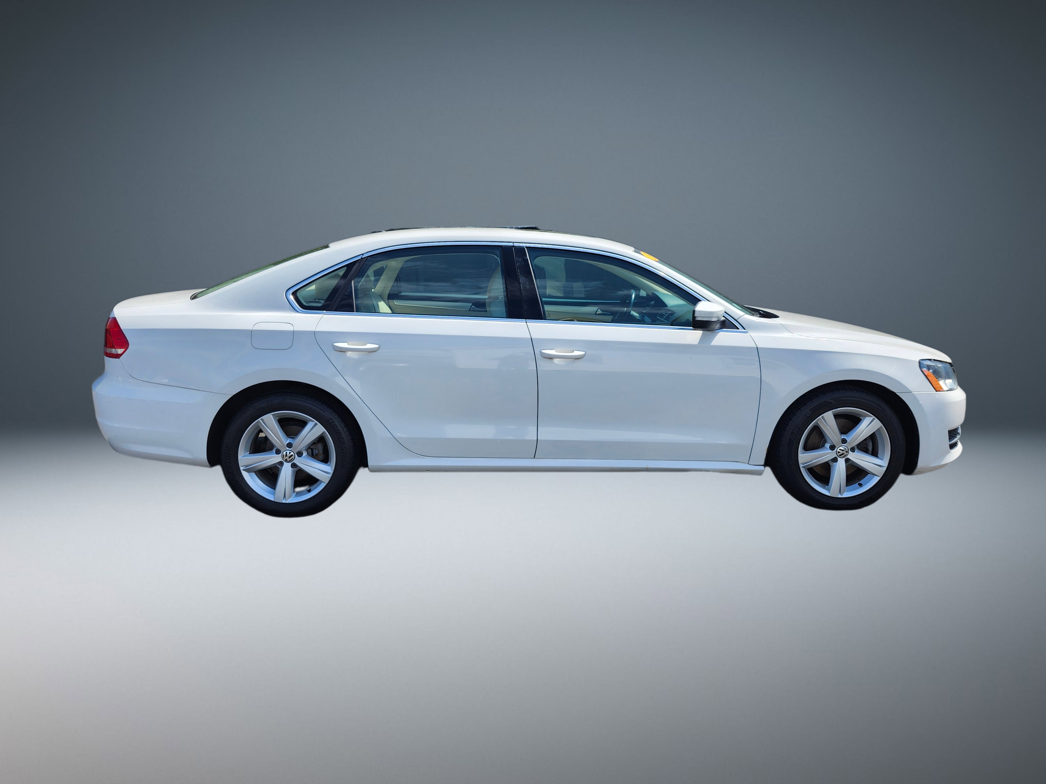 Used 2013 Volkswagen Passat 2.5 SE image 2