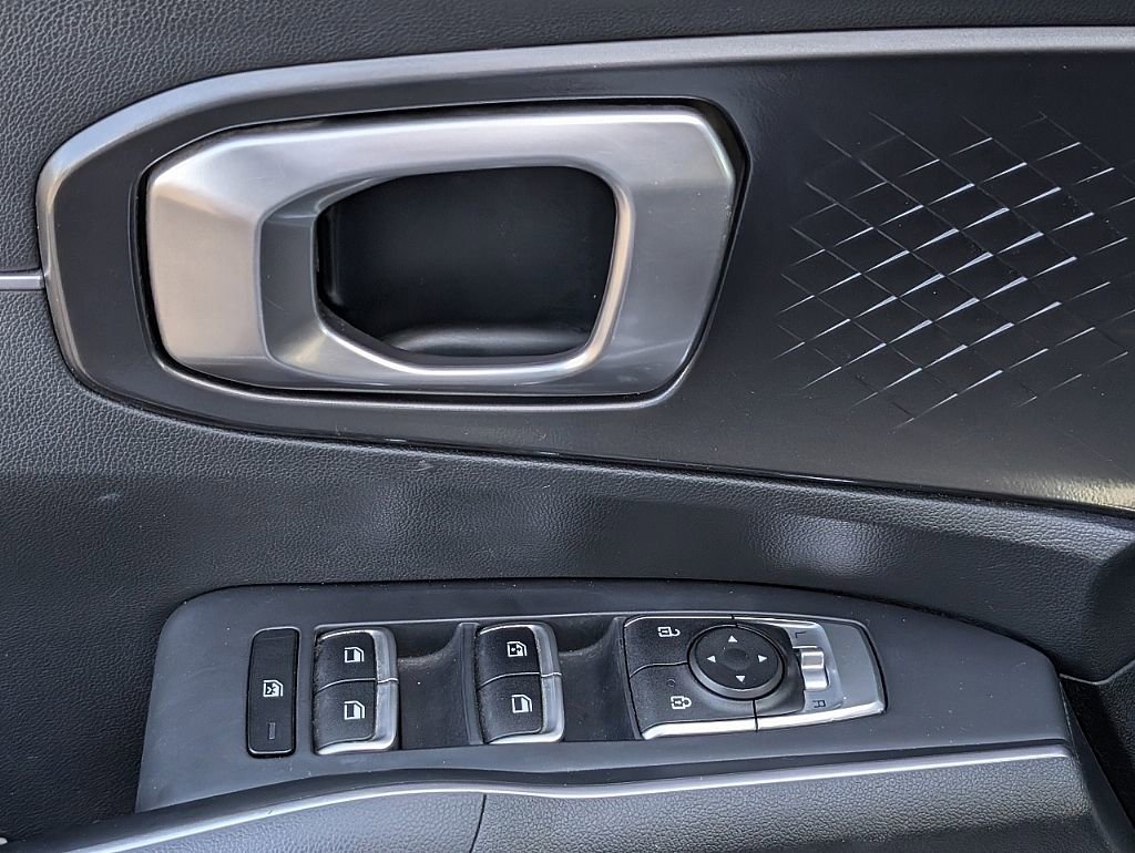 Used 2021 Kia Sorento LX image 31