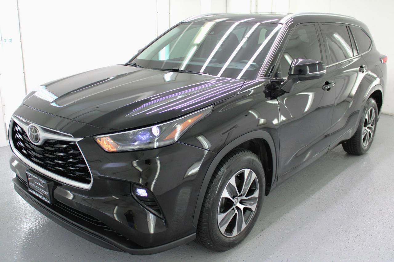 Used 2021 Toyota Highlander XLE image 4