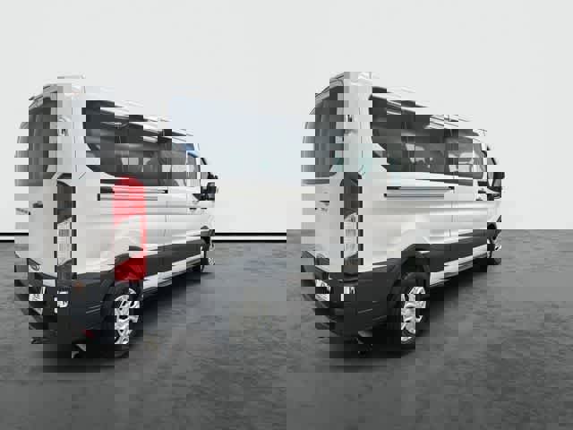 Used 2023 Ford Transit 350 XLT image 4