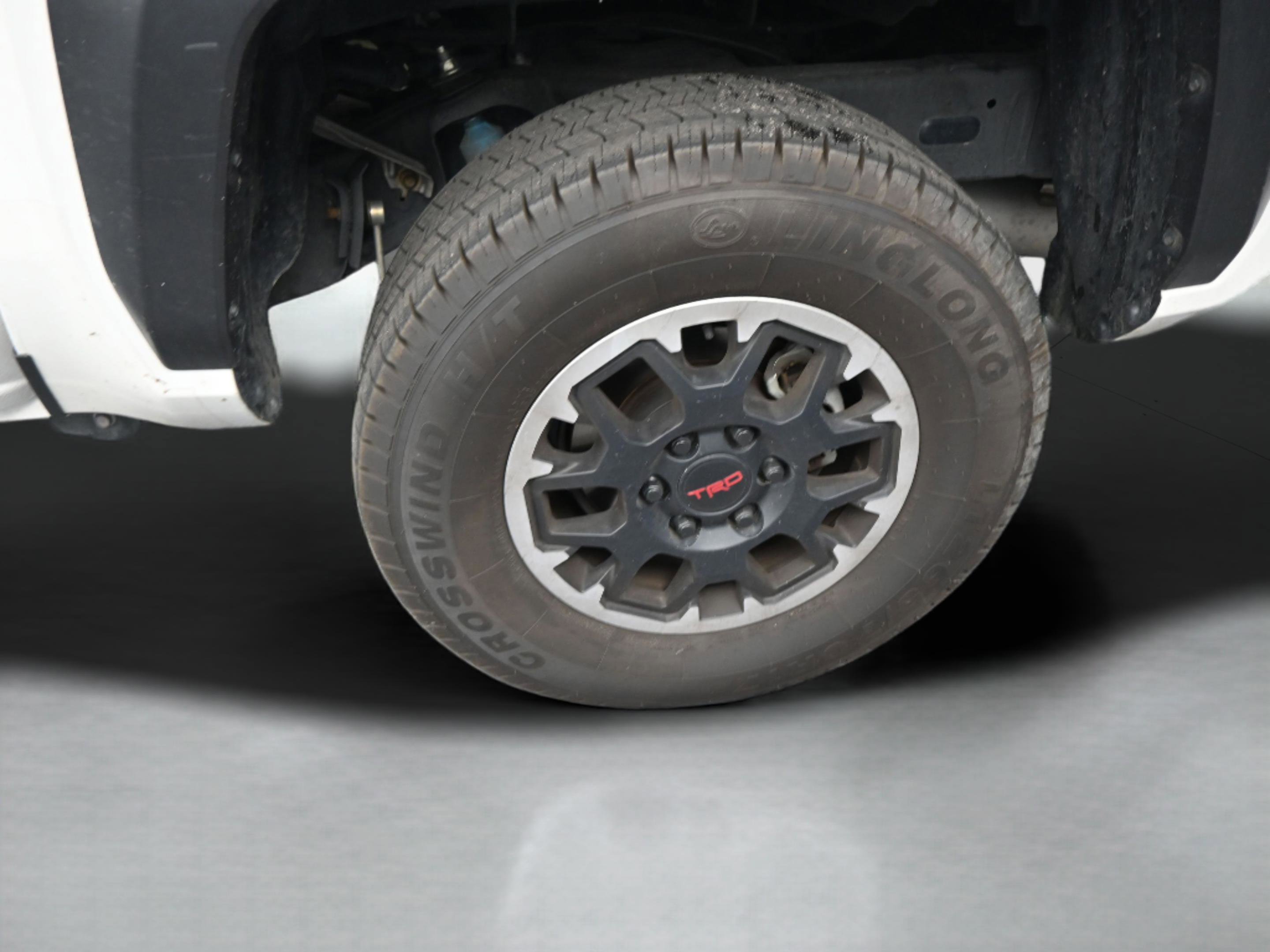 Certified 2024 Toyota Tacoma TRD Off-Road AWD/4WD image 36