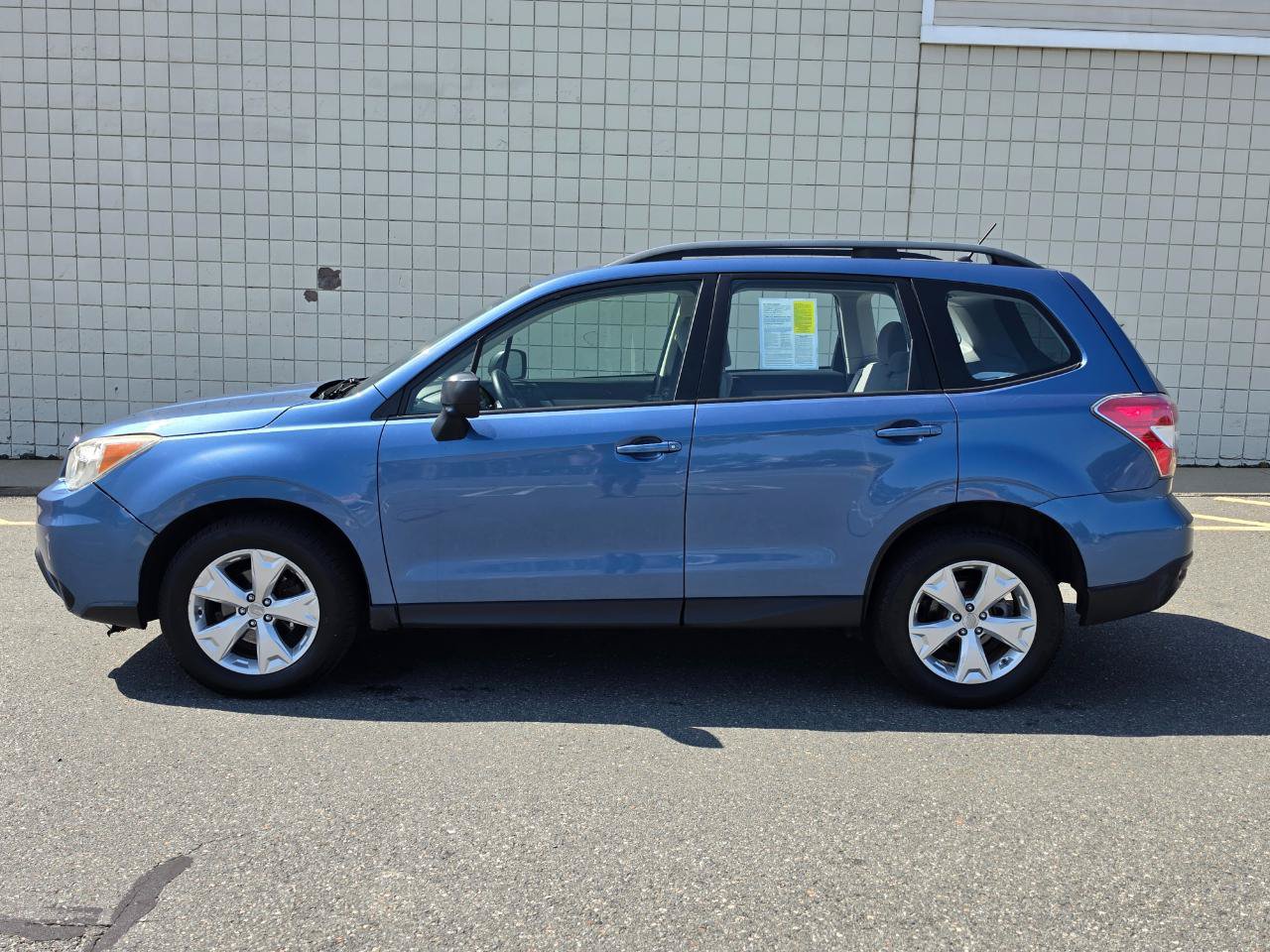 Used 2015 Subaru Forester 2.5i w/ Alloy Wheel Package AWD/4WD image 4
