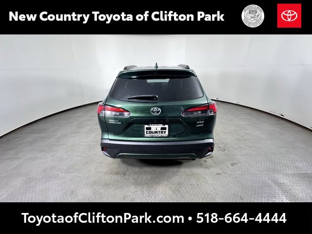 Used 2023 Toyota Corolla Cross XLE image 4