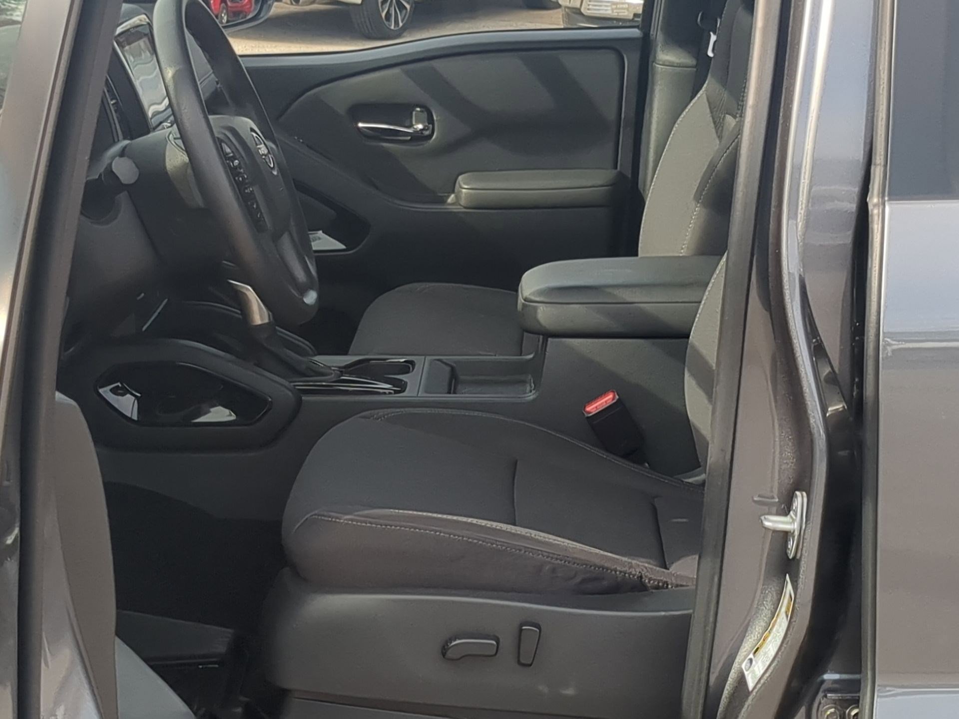 Used 2023 Nissan Frontier SV w/ Midnight Edition Package image 12