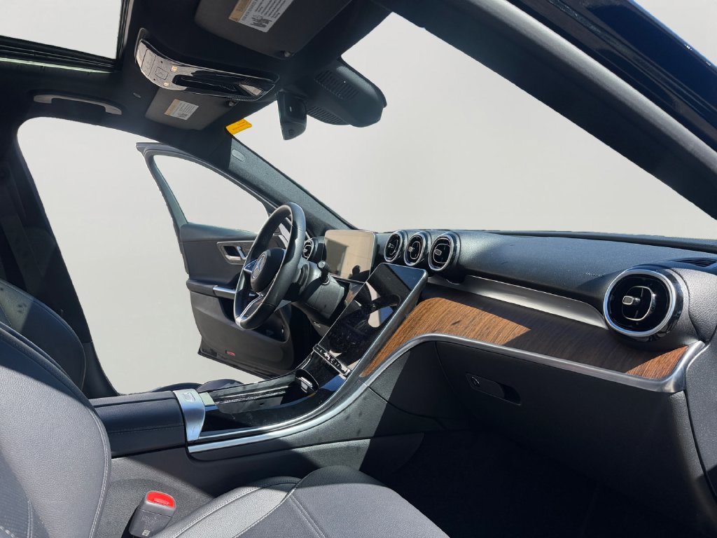 Used 2025 Mercedes-Benz C 300 4MATIC Sedan image 11