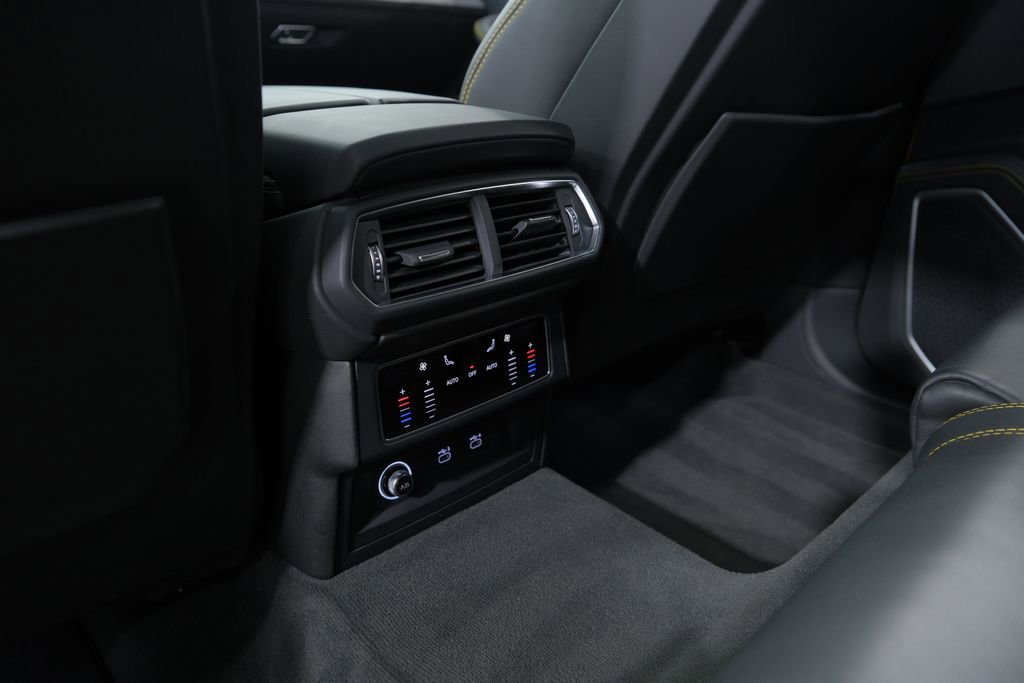 Used 2022 Lamborghini Urus image 33