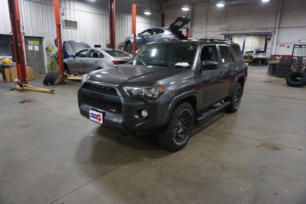 Used 2018 Toyota 4Runner SR5 RWD image 21