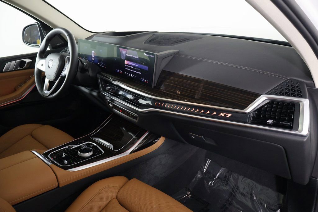 Used 2026 BMW X7 xDrive40i w/ Premium Package image 9