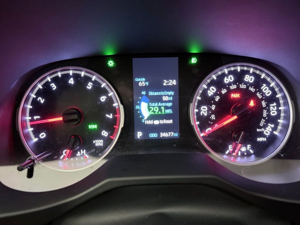 Used 2021 Toyota RAV4 XLE FWD image 14