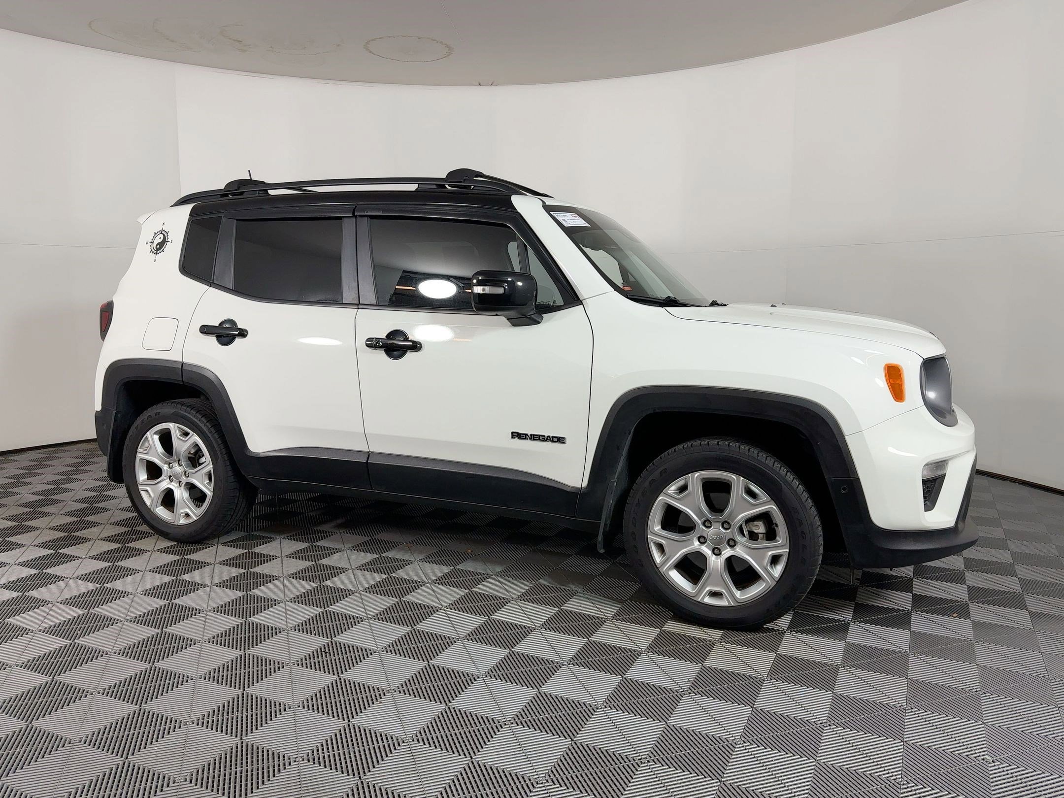 Used 2023 Jeep Renegade Limited w/ Limited Elite Group image 5