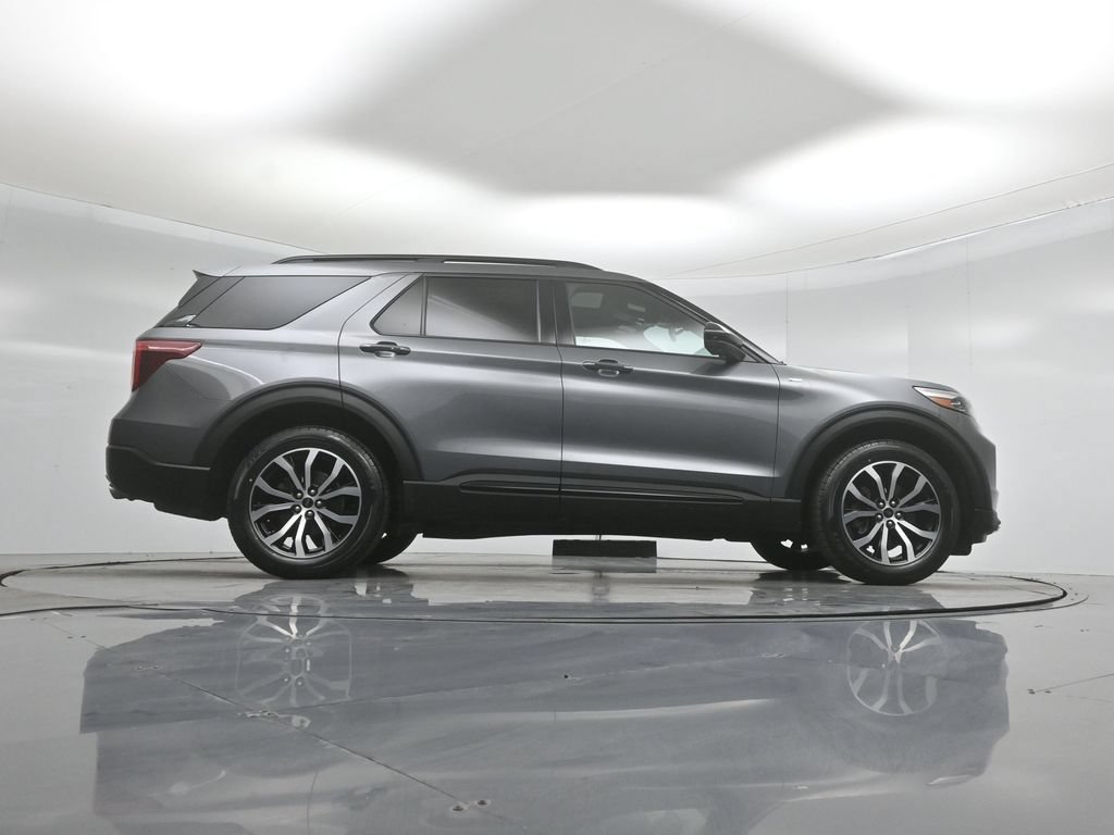 Certified 2022 Ford Explorer ST-Line w/ Class IV Trailer Tow Package AWD/4WD image 8