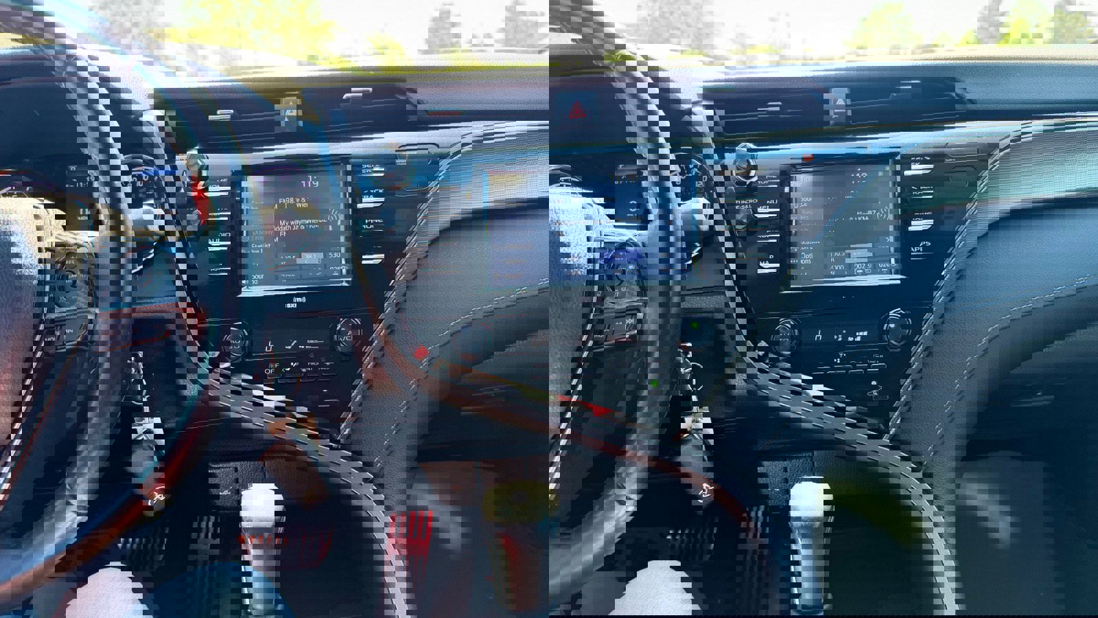 Used 2020 Toyota Camry SE image 36