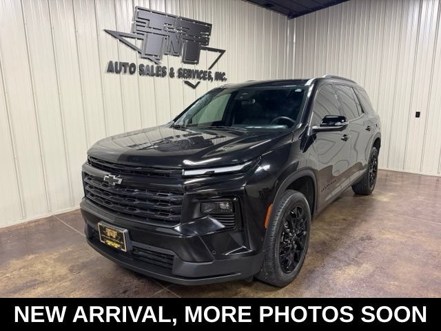 Used 2024 Chevrolet Traverse LT w/ Enhanced Driving Package FWD image 1