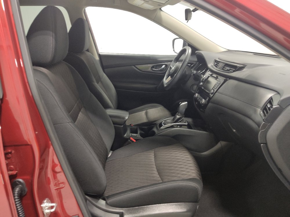 Used 2020 Nissan Rogue SV FWD image 21