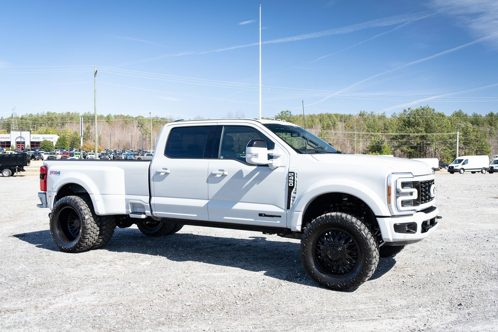 Used 2026 Ford F450 Platinum w/ FX4 Off-Road Package image 24