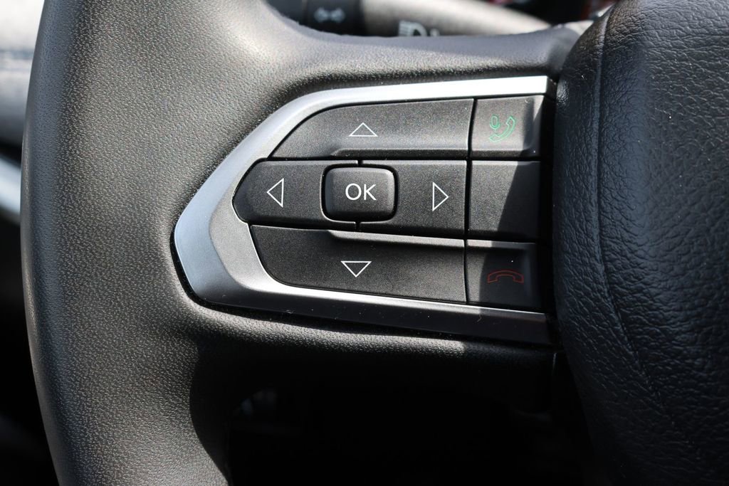 Used 2023 Jeep Compass Latitude AWD/4WD image 9