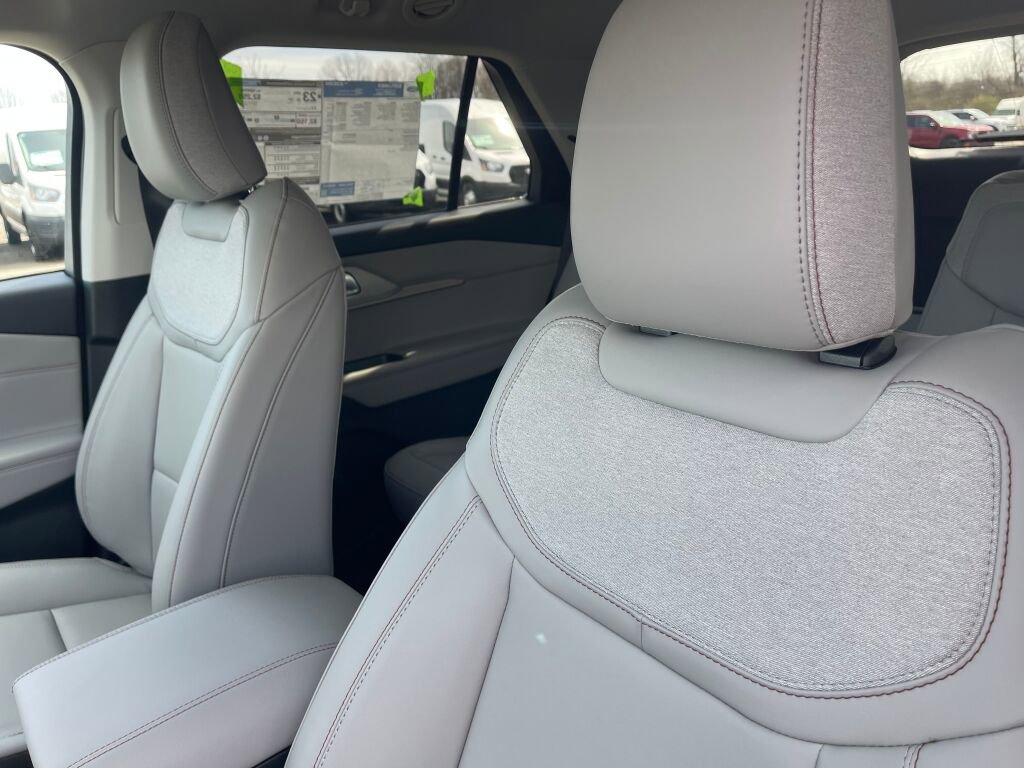 New 2026 Ford Explorer Active w/ Active Comfort Package image 9