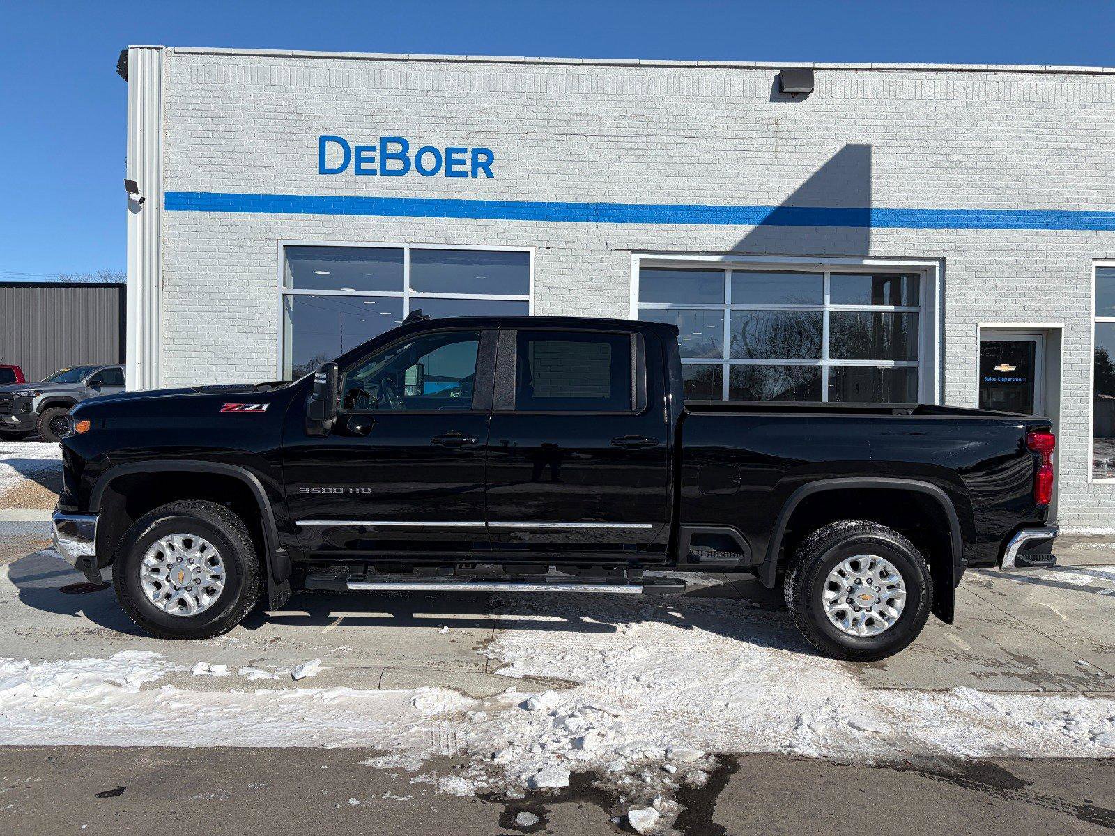 Used 2024 Chevrolet Silverado 3500 LT w/ Convenience Package image 2